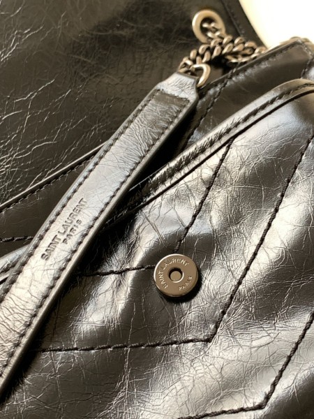 Handbags  SAINT LAURENT 533037 size 22X16.5X7.5 CM