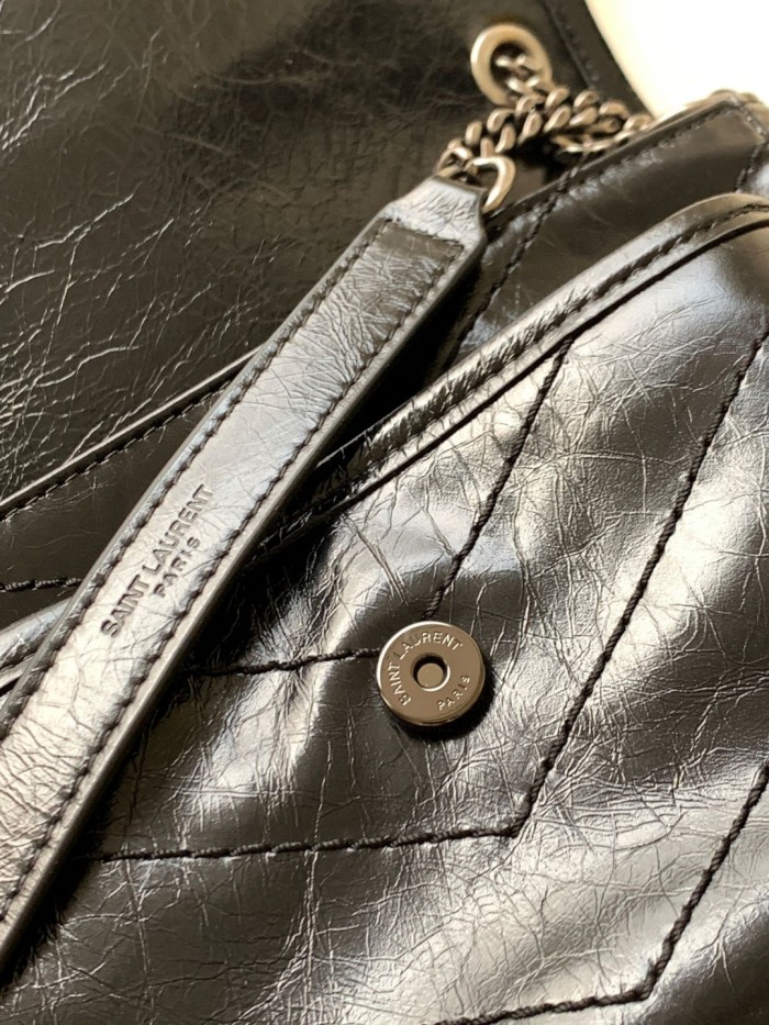 Handbags  SAINT LAURENT 533037 size 22X16.5X7.5 CM