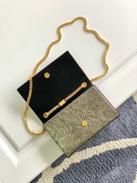 Handbags  SAINT LAURENT 377629 size 20x12.5x5 cm