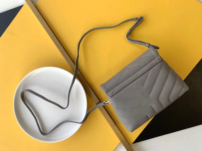 SAINT LAURENT YSL LOULOU Silver Logo Leather Shoulder Bag, Mini, Women's, Granite Grey/Light Grey 467072-DV706-1723 20*14*7.5cm