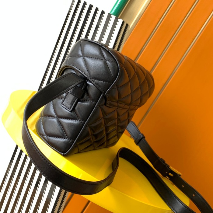 Handbags  SAINT LAURENT 710080 size 19 X 15 X 8  cm