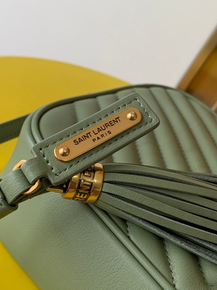 Handbags  SAINT LAURENT 520534 size 23x16x6 cm