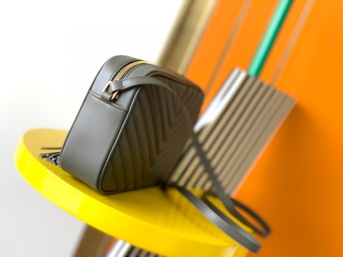 Handbags  SAINT LAURENT 520534 size 23x16x6 cm