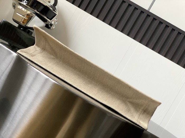 Handbags  SAINT LAURENT 617481 size 39×31×18 cm