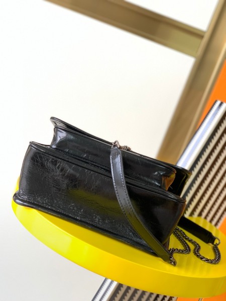 Handbags  SAINT LAURENT 533037 size 22X16.5X7.5 CM