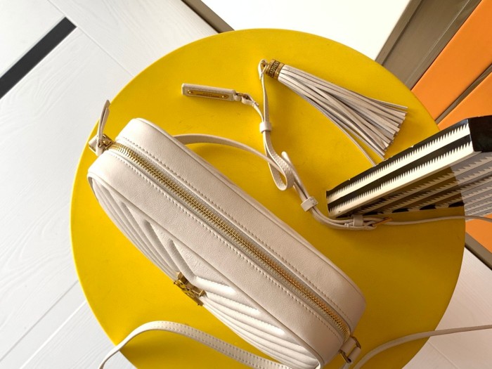 Handbags  SAINT LAURENT 520534 size 23x16x6 cm