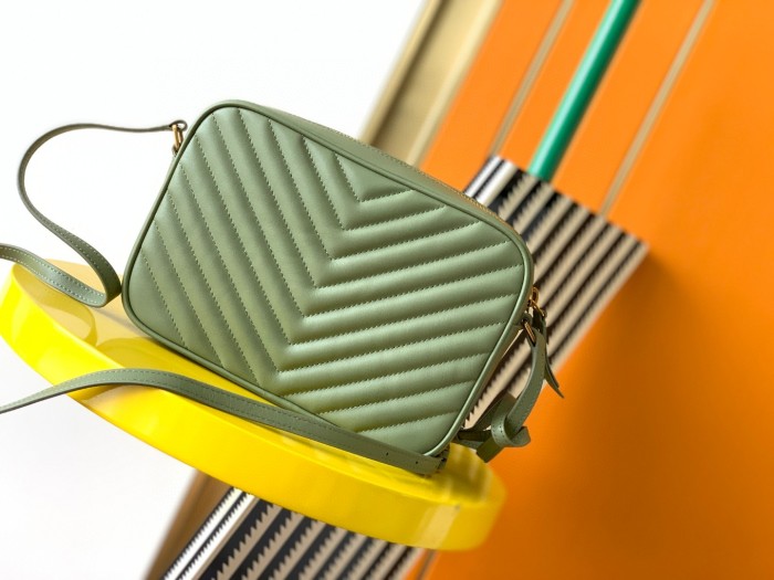 Handbags  SAINT LAURENT 520534 size 23x16x6 cm