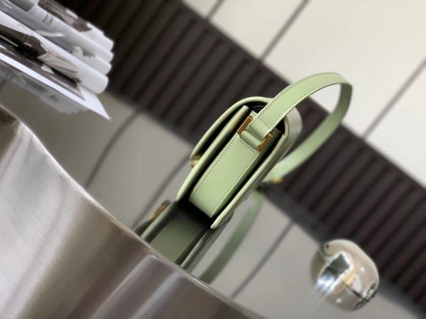 Handbags  SAINT LAURENT 634306 size 19x13x5 cm