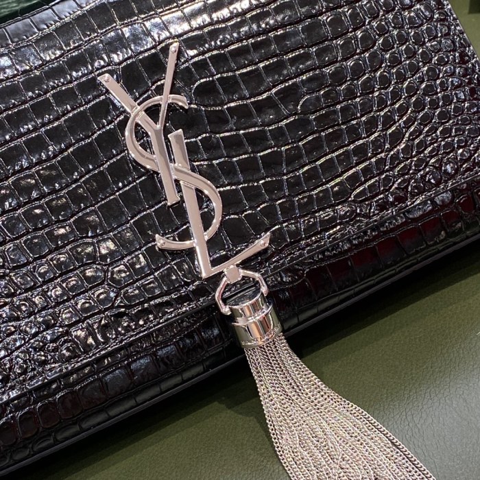 Handbags  SAINT LAURENT 469390 size 23x16x6 cm