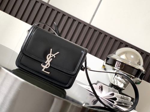 Handbags  SAINT LAURENT 634306 size 19×13×5 cm