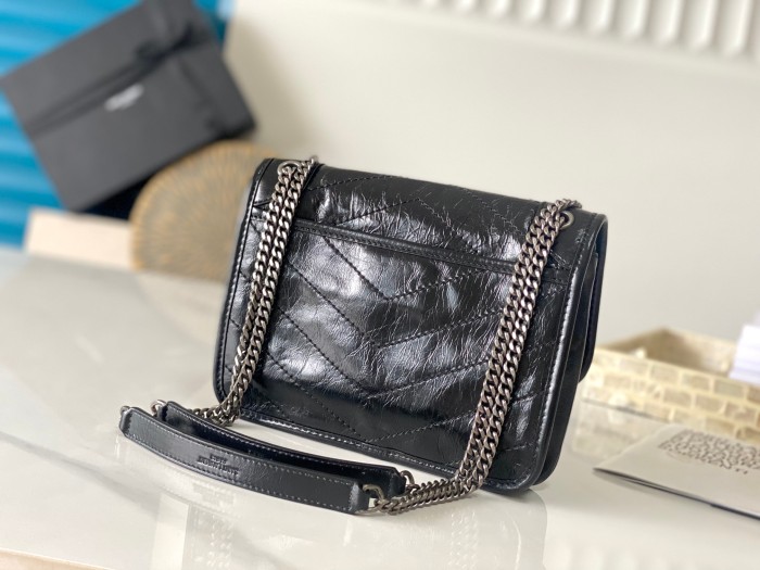 Handbags  SAINT LAURENT 633151 size 22×16.5×12 cm