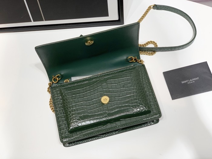 Handbags  SAINT LAURENT 533026 size 23x16x6 cm