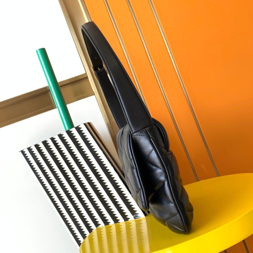 Handbags  SAINT LAURENT 698567 size 24×18×5.5 cm