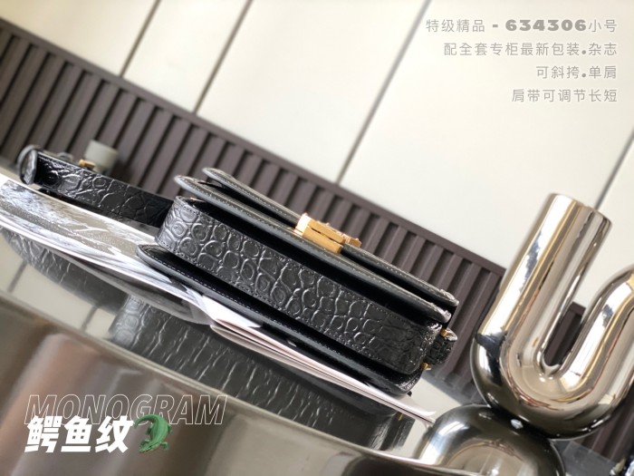 Handbags  SAINT LAURENT 634306 size 19x13x5 cm