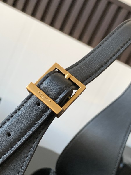 Handbags  SAINT LAURENT 710886 size 24x24x10 cm