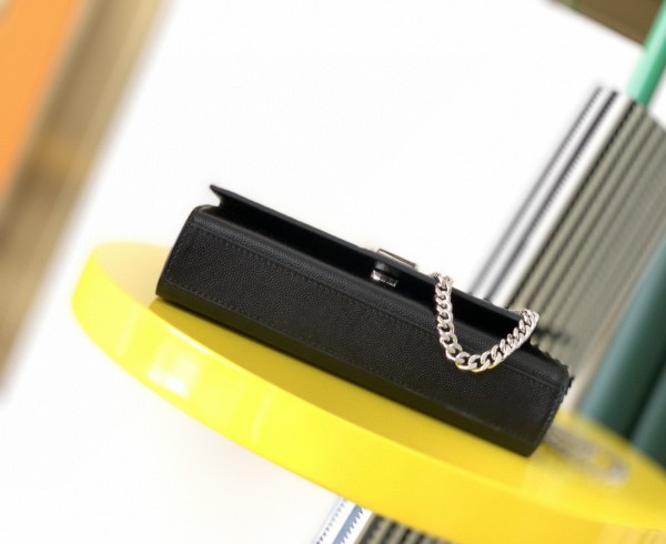 Handbags  SAINT LAURENT 469390 size 20x12.5x5 cm