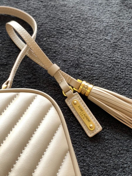 Handbags  SAINT LAURENT 520534 size 23x16x6 cm