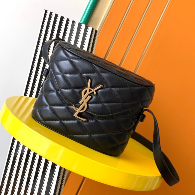 Handbags  SAINT LAURENT 710080 size 19 X 15 X 8  cm