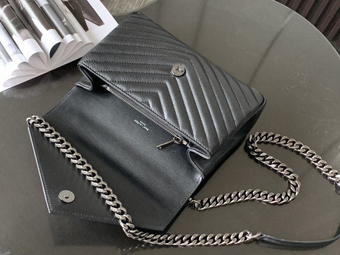 Handbags  SAINT LAURENT 392737  size 24x17x6 cm