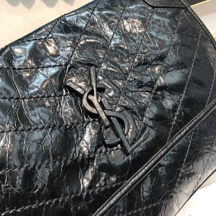 Handbags  SAINT LAURENT 498894y size 22.5x14x4 cm