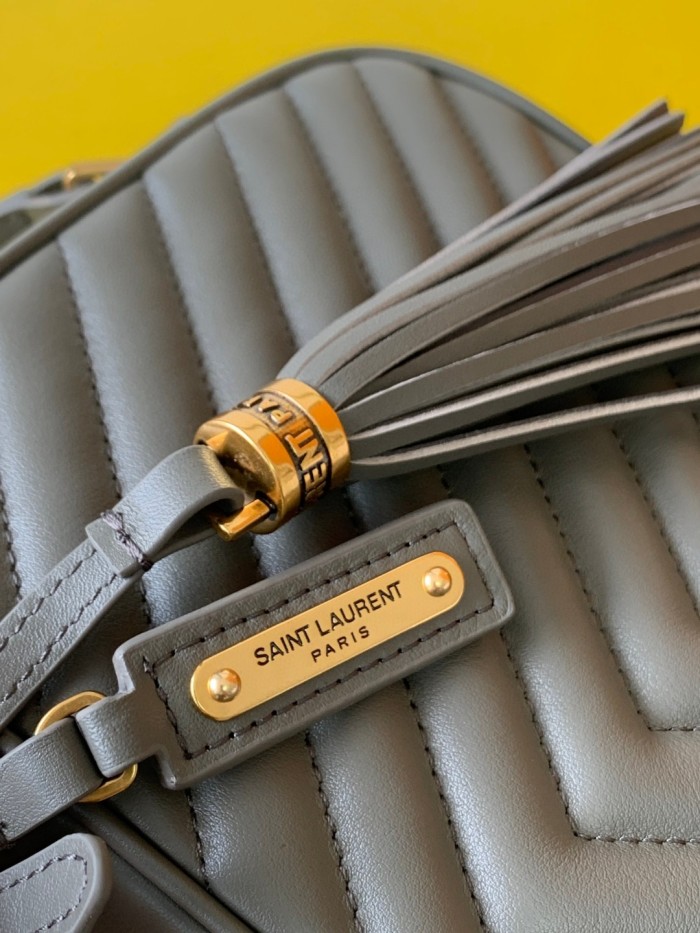 Handbags  SAINT LAURENT 520534 size 23x16x6 cm