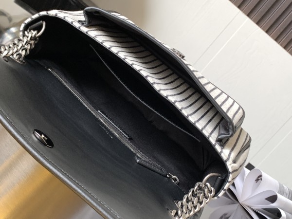 Handbags  SAINT LAURENT 633158  size 28×20.5×8.5 cm