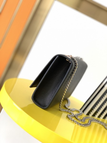 Handbags  SAINT LAURENT 469390 size 20x12.5x5 cm