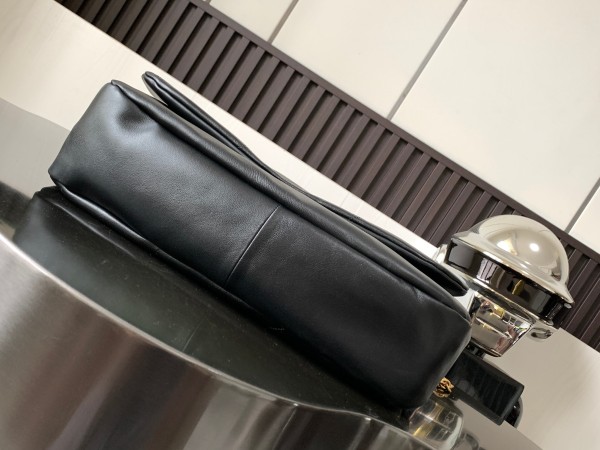 Handbags  SAINT LAURENT 742431  size 43×29×9 cm