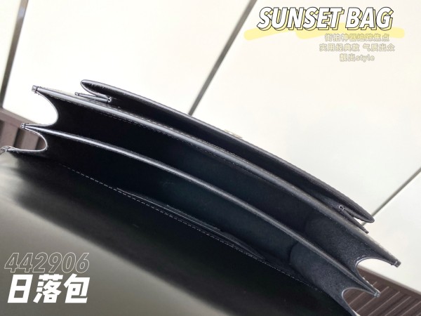 Handbags  SAINT LAURENT 442906 size 22×8×16  cm