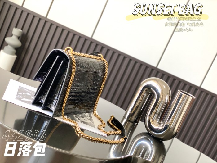 Handbags  SAINT LAURENT 442906 size 22×16×8 cm