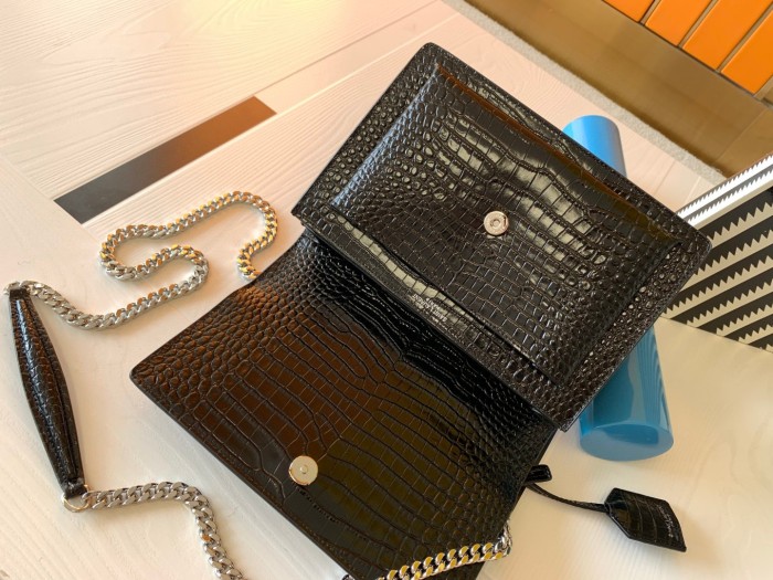 Handbags  SAINT LAURENT 442906 size 22x8x16 cm