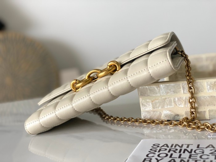 Handbags  SAINT LAURENT 738109 size 19×11×4 cm
