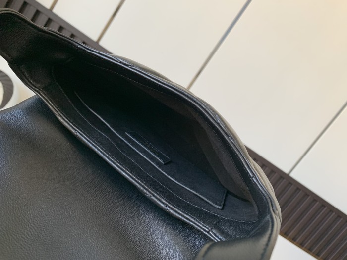 Handbags  SAINT LAURENT 698567 size 24×18×5.5 cm