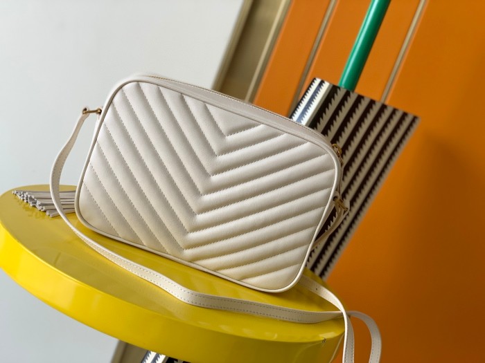 Handbags  SAINT LAURENT 520534 size 23x16x6 cm