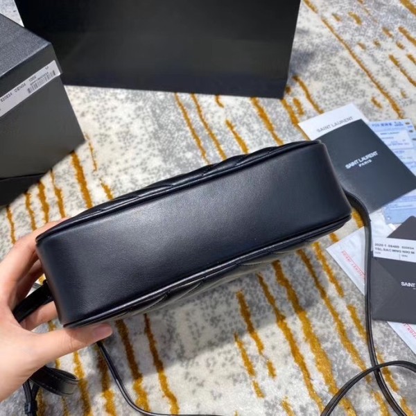 Handbags  SAINT LAURENT 520534 size 23x16x6 cm