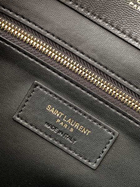 Handbags  SAINT LAURENT 668863 size 26×18×5 cm