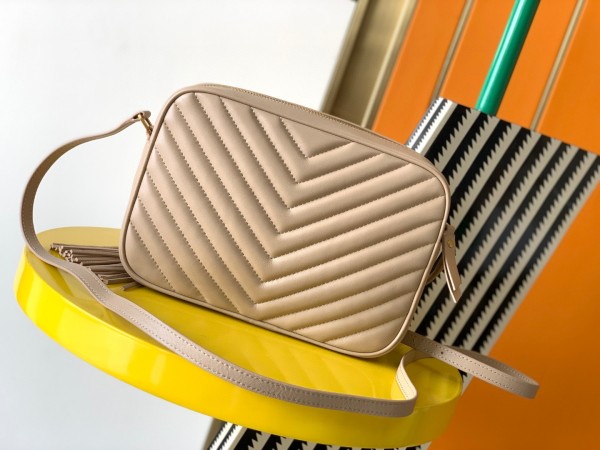 Handbags  SAINT LAURENT 520534 size 23x16x6 cm