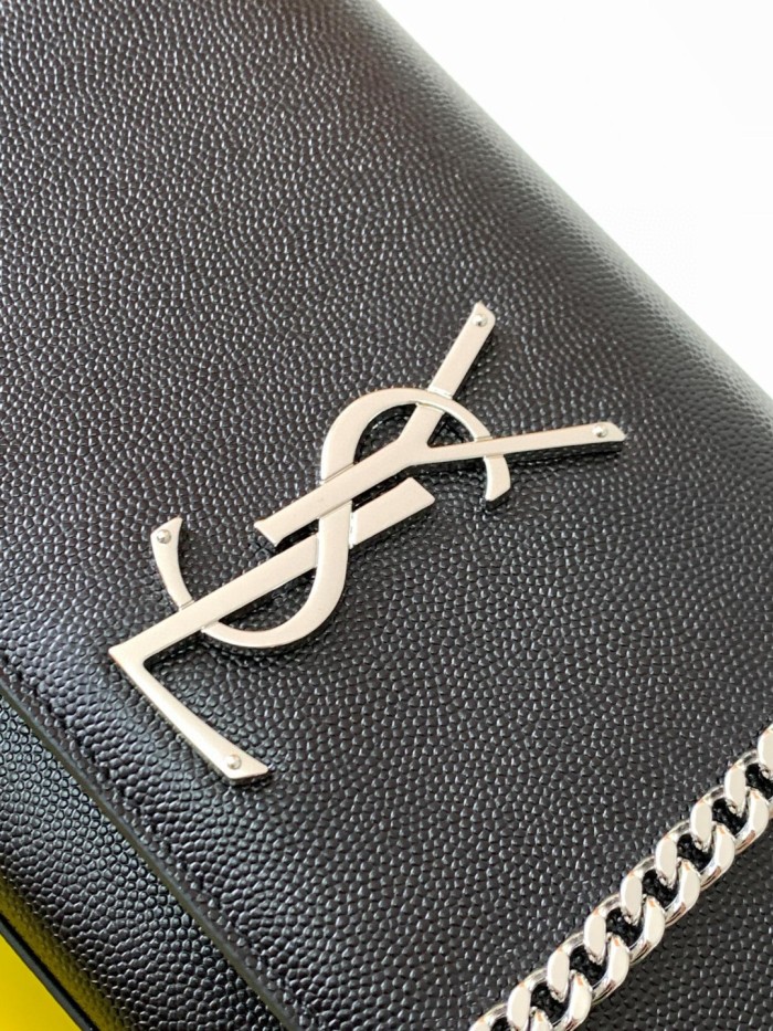 Handbags  SAINT LAURENT 469390 size 20x12.5x5 cm