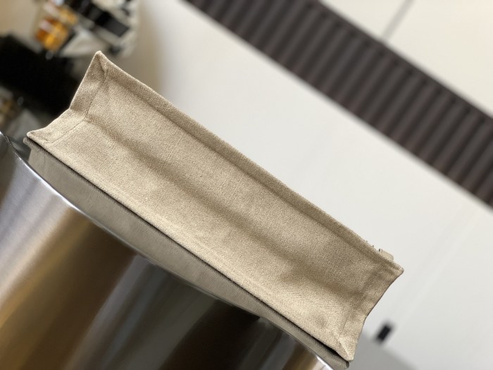 Handbags  SAINT LAURENT 509415  size 48×36×16 cm