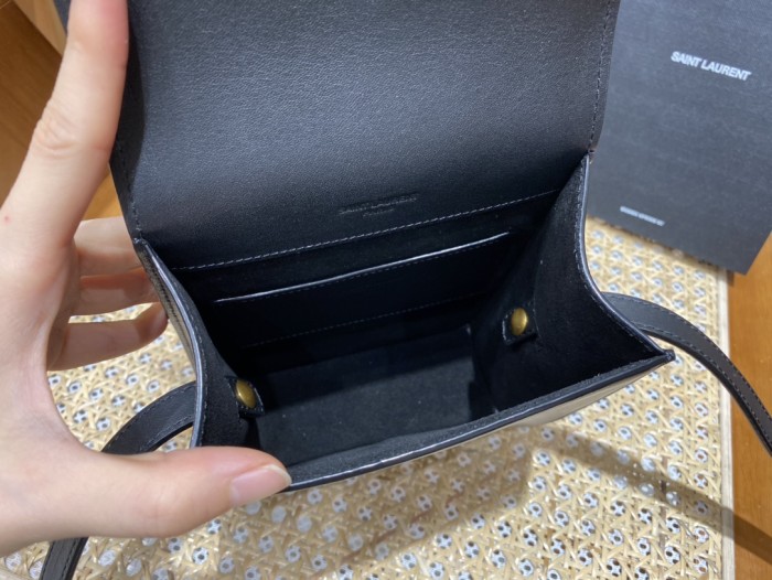 Handbags  SAINT LAURENT 668809 size 16×18x6 cm