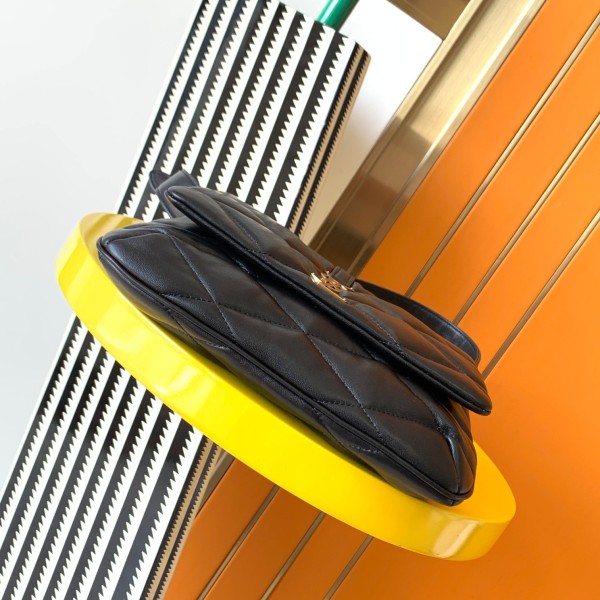 Handbags  SAINT LAURENT 698567 size 24×18×5.5 cm