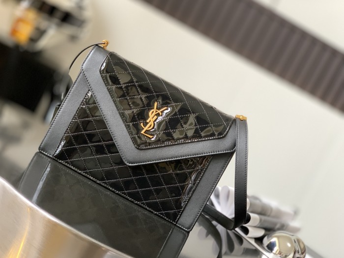 Handbags  SAINT LAURENT 668863 size 26×18×5 cm