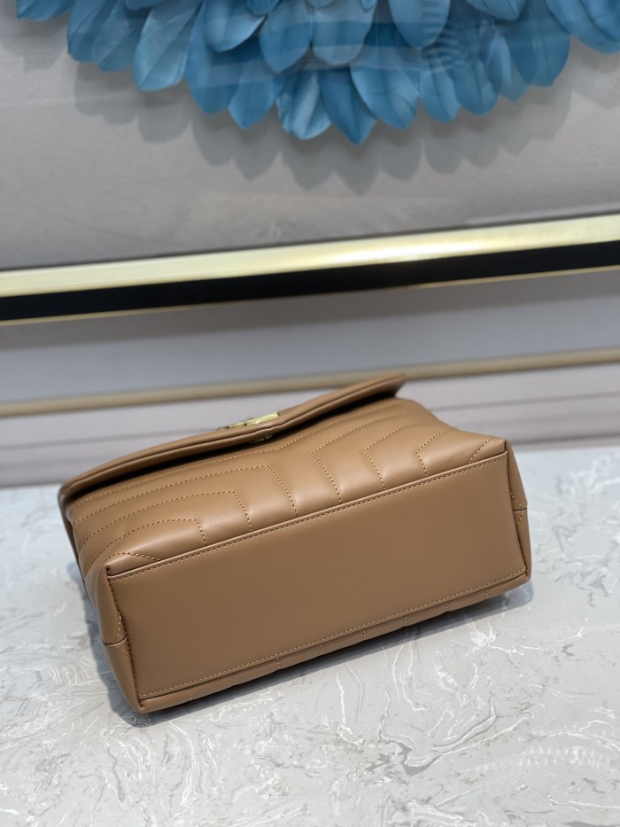 Handbags  SAINT LAURENT 494699 size 23*17*9 cm