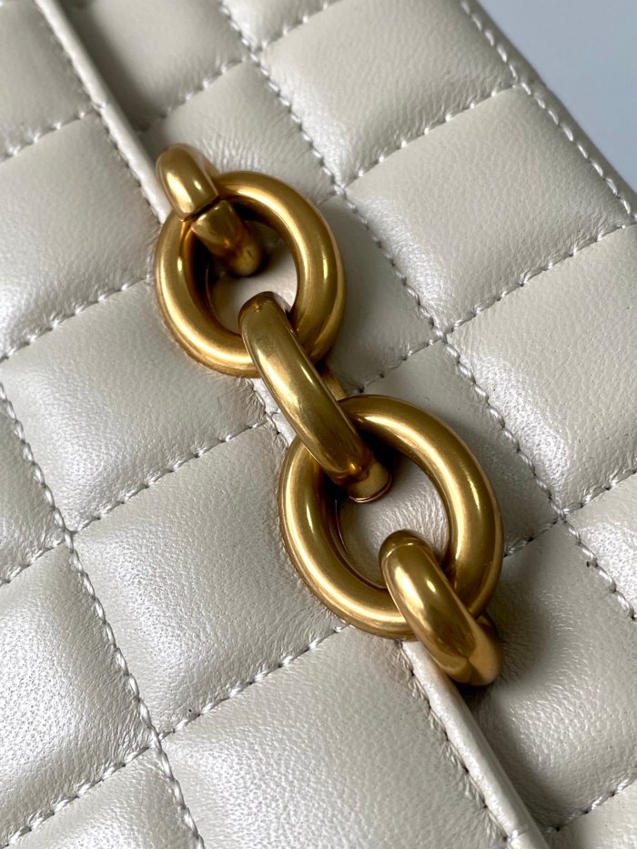 Handbags  SAINT LAURENT 738109 size 19×11×4 cm