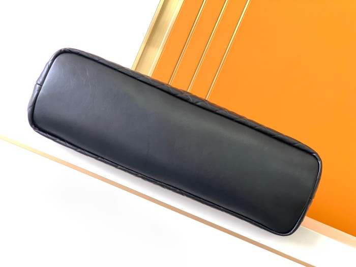 Handbags  SAINT LAURENT 736009 size 56 X 50 X 19 cm