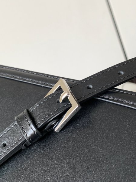 Handbags  SAINT LAURENT 634305 size 23x16x6 cm