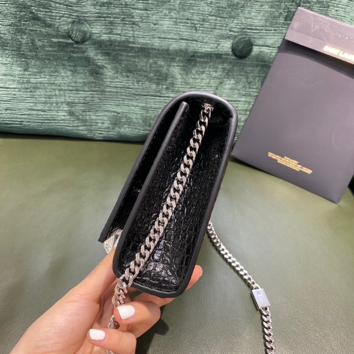 Handbags  SAINT LAURENT 469390 size 23x16x6 cm