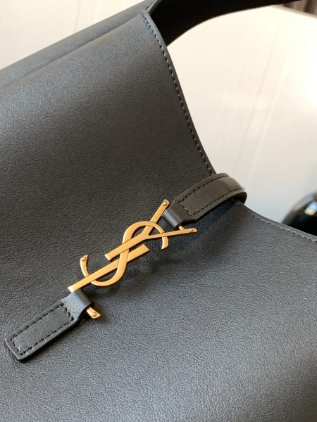 Handbags  SAINT LAURENT 710886 size 24x24x10 cm