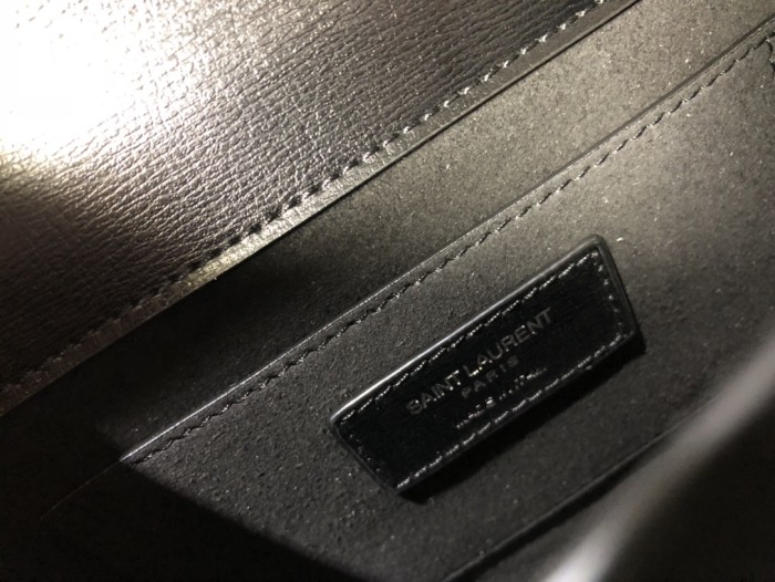 Handbags  SAINT LAURENT 442906 size 22*7.5*15.5 cm