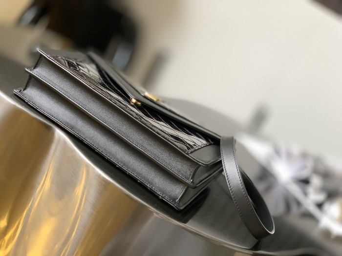 Handbags  SAINT LAURENT 668863 size 26×18×5 cm